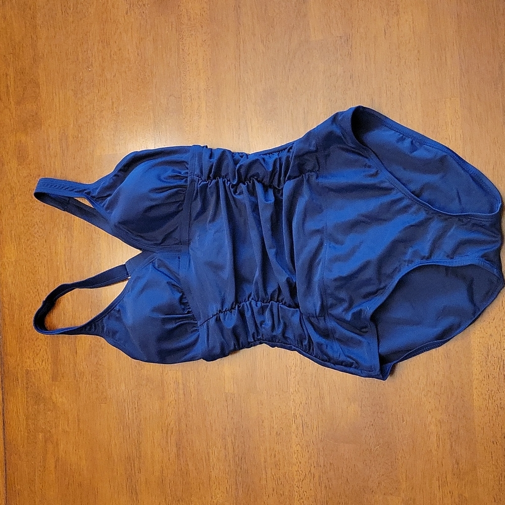 Cupshe Size Small, navy tummy control swimsuit